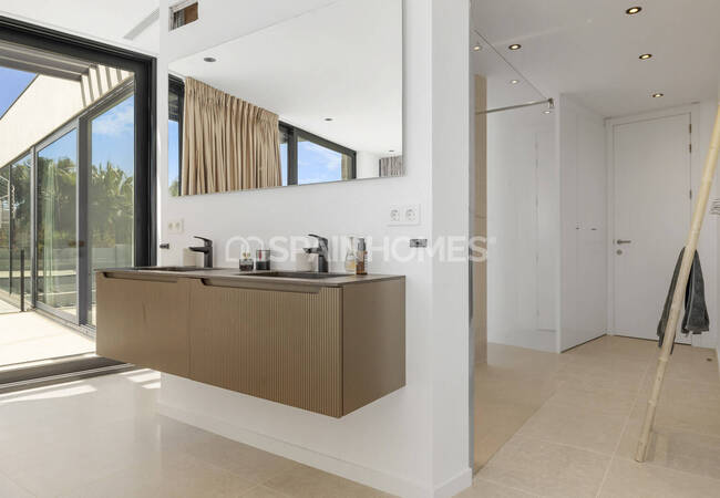 Villa Con Vistas Al Mar En Venta Con Piscina En Benahavís 36