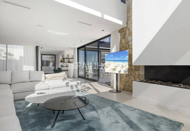 Villa Con Vistas Al Mar En Venta Con Piscina En Benahavís 16