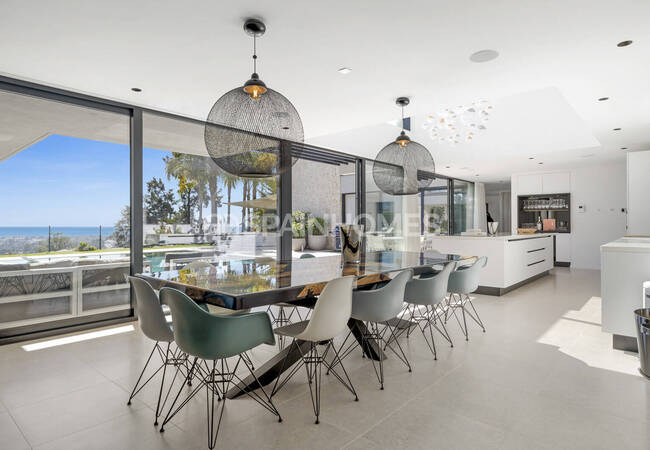 Villa Con Vistas Al Mar En Venta Con Piscina En Benahavís 20