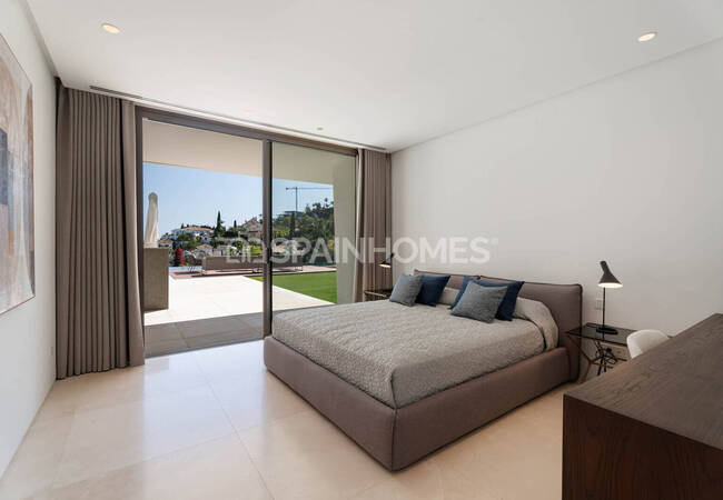 Casa De 6 Dormitorios Con Piscina Y Jardín En Benahavís 25