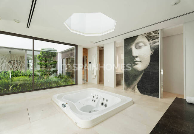 Casa De 6 Dormitorios Con Piscina Y Jardín En Benahavís 36