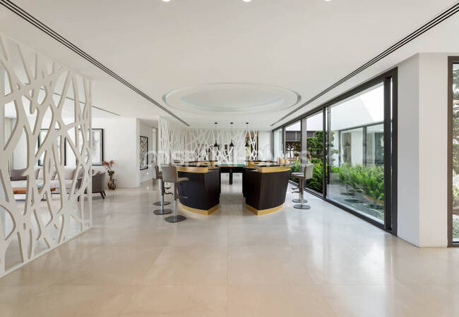 Casa De 6 Dormitorios Con Piscina Y Jardín En Benahavís 19