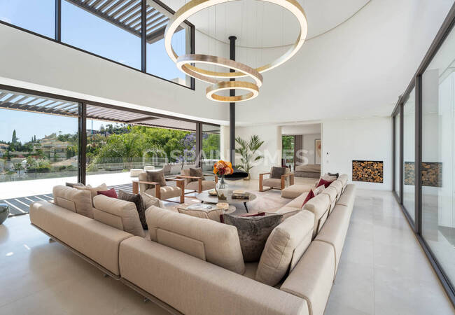 Casa De 6 Dormitorios Con Piscina Y Jardín En Benahavís 15