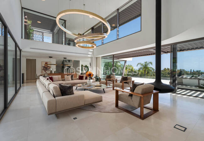 Casa De 6 Dormitorios Con Piscina Y Jardín En Benahavís 16