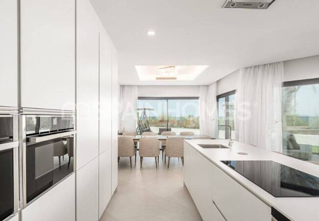 Casa Adosada Frente Al Mar Con Las Mejores Comodidades En Estepona 14