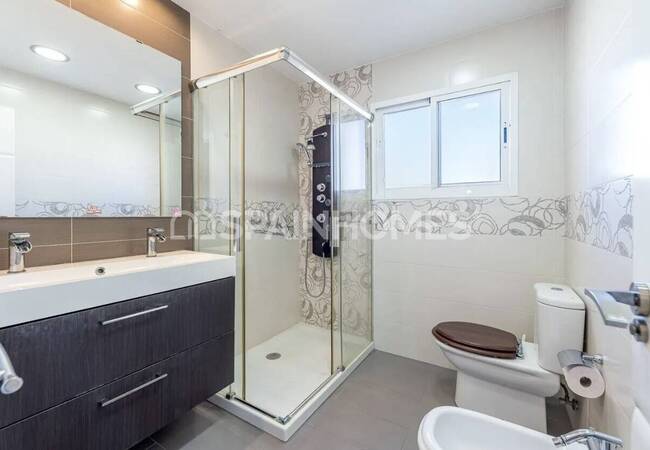 4-комнатная квартира с видом на море и бассейном в Бенальмадене 18