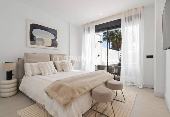 Spacious Apartments and Penthouses in Estepona El Paraíso 16