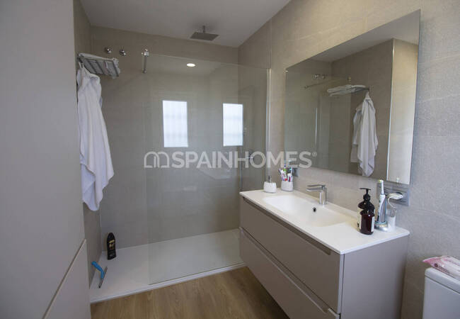 Sea View Townhouses with Shared Pool in Benalmádena 34