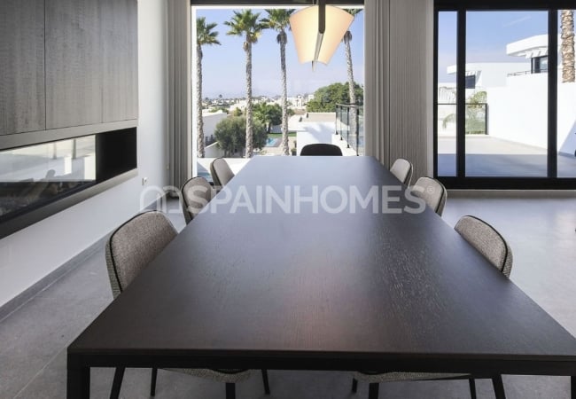 Chalet Independiente Con Diseño Elegante En Quesada Alicante 11