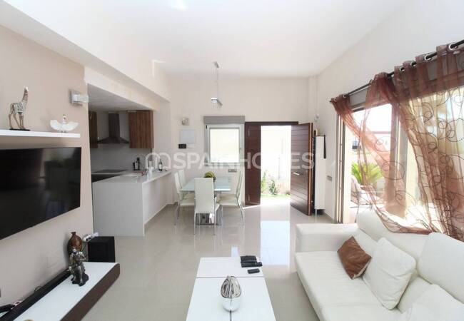 Fully Furnished and Decorated Golf Villa in Orihuela 31