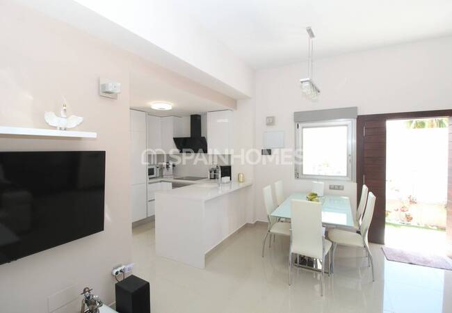 Fully Furnished and Decorated Golf Villa in Orihuela 28