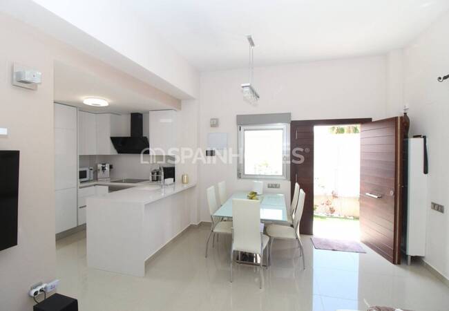Fully Furnished and Decorated Golf Villa in Orihuela 32