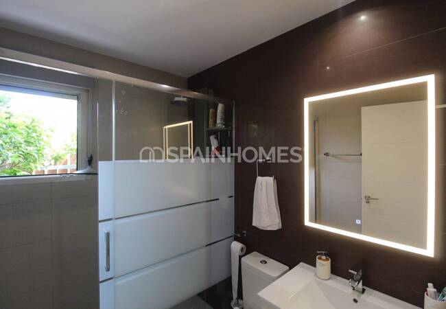 Fully Furnished and Decorated Golf Villa in Orihuela 44