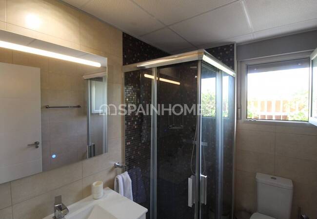 Fully Furnished and Decorated Golf Villa in Orihuela 42