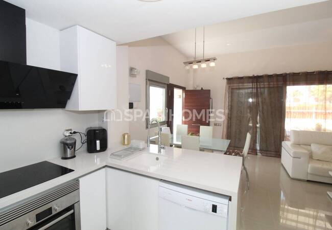 Fully Furnished and Decorated Golf Villa in Orihuela 47