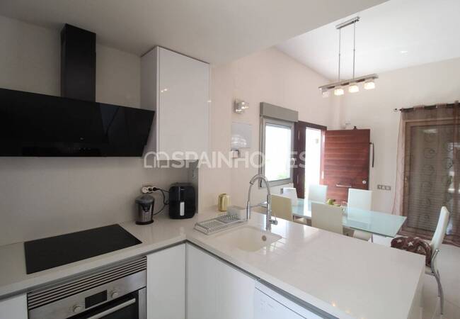 Fully Furnished and Decorated Golf Villa in Orihuela 49