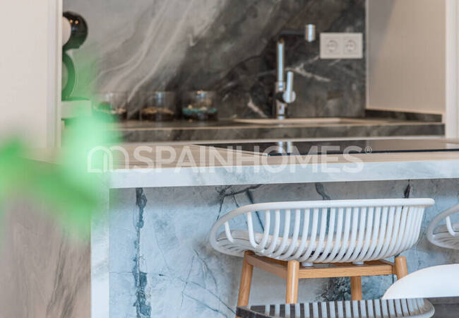 Современные Отдельные Виллы в Ориуэле с Бассейном и Солярием 25