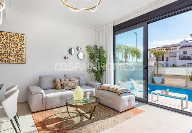 Современные Отдельные Виллы в Ориуэле с Бассейном и Солярием 17