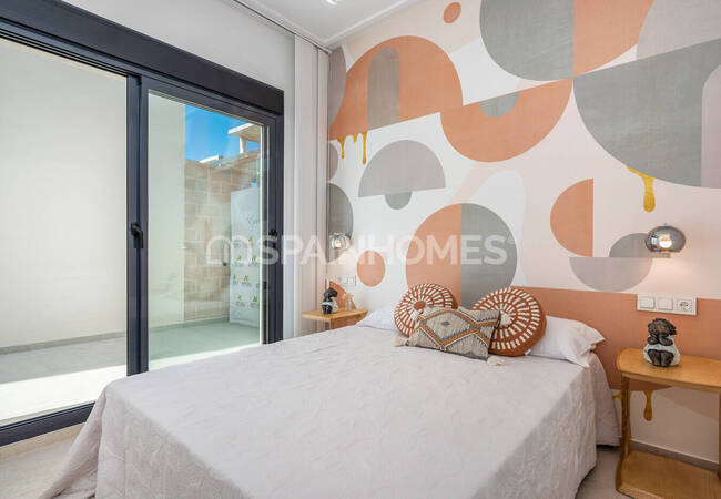 Современные Отдельные Виллы в Ориуэле с Бассейном и Солярием 33