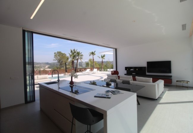 Costa Blanca'da Tam Donanımlı Satışa Hazır Villa 27