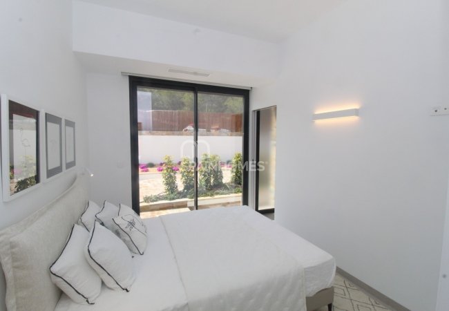 Costa Blanca'da Tam Donanımlı Satışa Hazır Villa 36