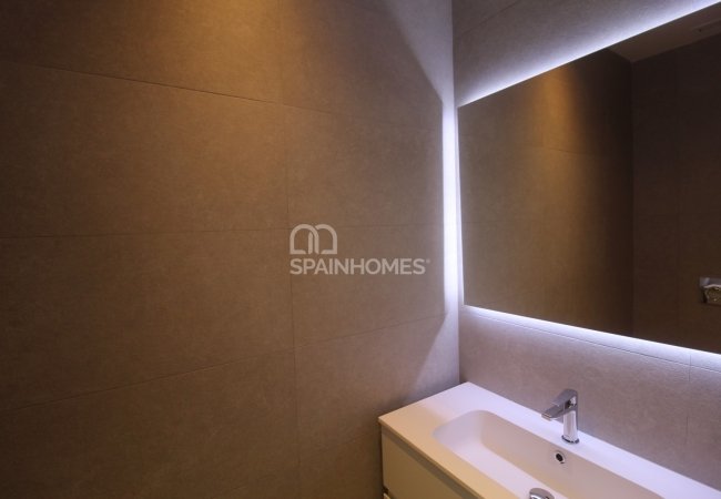 Costa Blanca'da Tam Donanımlı Satışa Hazır Villa 39