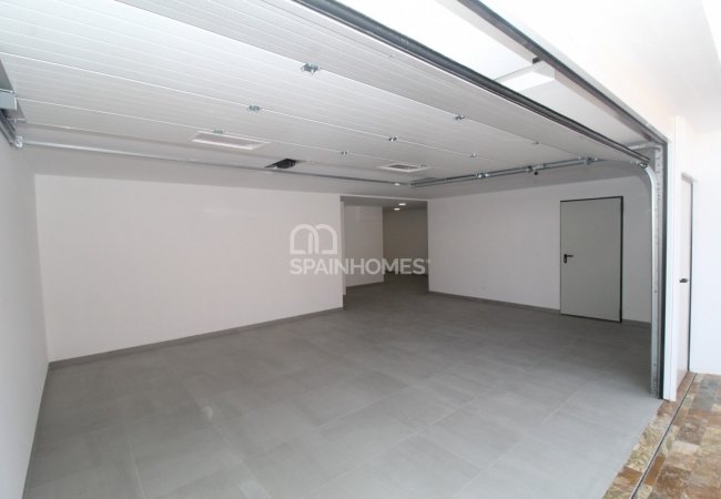 Costa Blanca'da Tam Donanımlı Satışa Hazır Villa 42