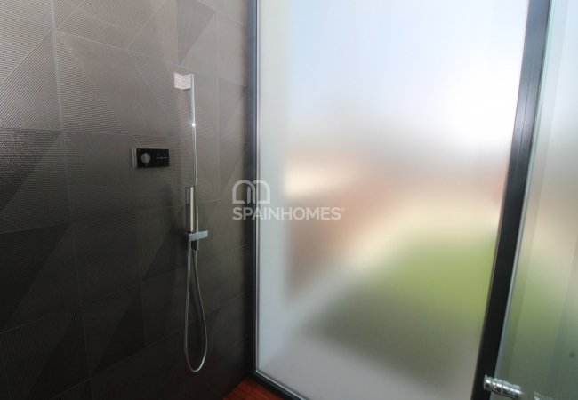 Costa Blanca'da Tam Donanımlı Satışa Hazır Villa 33