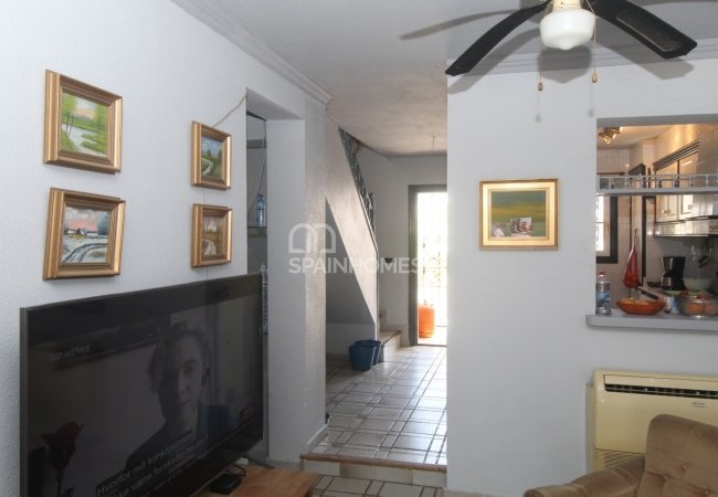 Villamartin’de Doğa İle İç İçe Ayrı Stüdyoya Sahip Ev 40