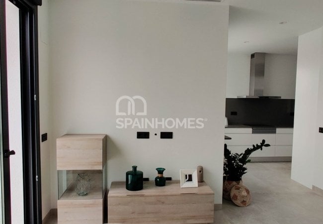 Polop Valencia'da Modern Tasarımlı Aydınlık Villalar