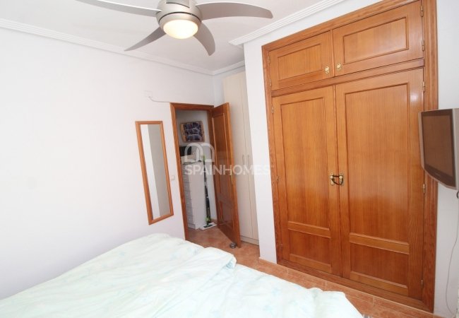 Torrevieja Costa Blanca'da Pembe Göl Yakınında Satılık Ev 24