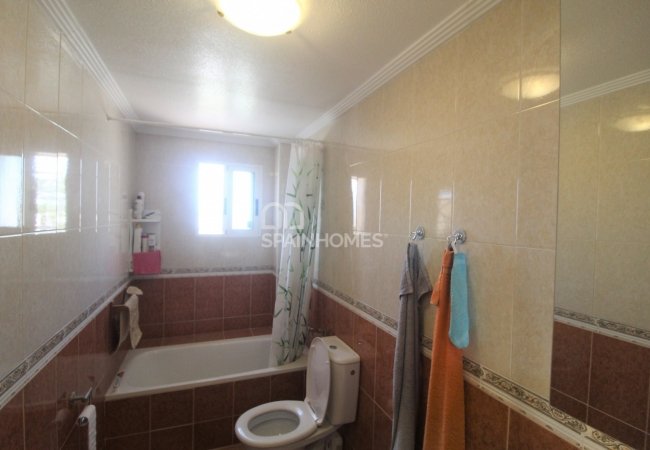 Torrevieja Costa Blanca'da Pembe Göl Yakınında Satılık Ev 28