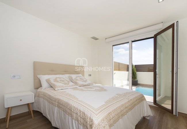 Single Storey Villa with Private Pool in Los Montesinos 27