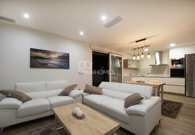 Single Storey Villa with Private Pool in Los Montesinos 18