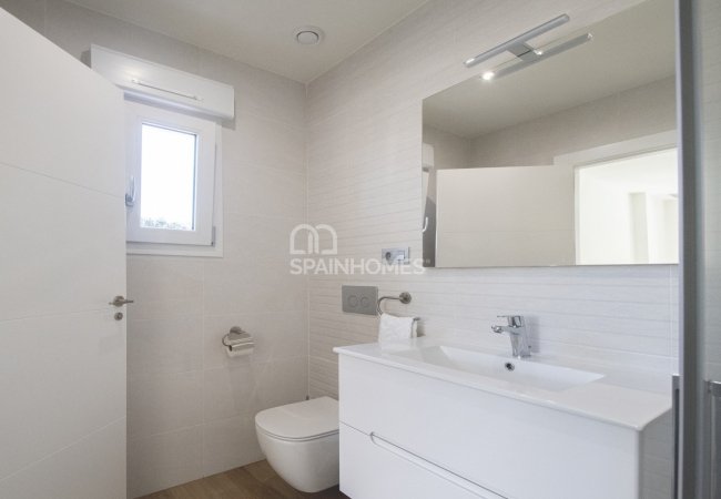 Single Storey Villa with Private Pool in Los Montesinos 38