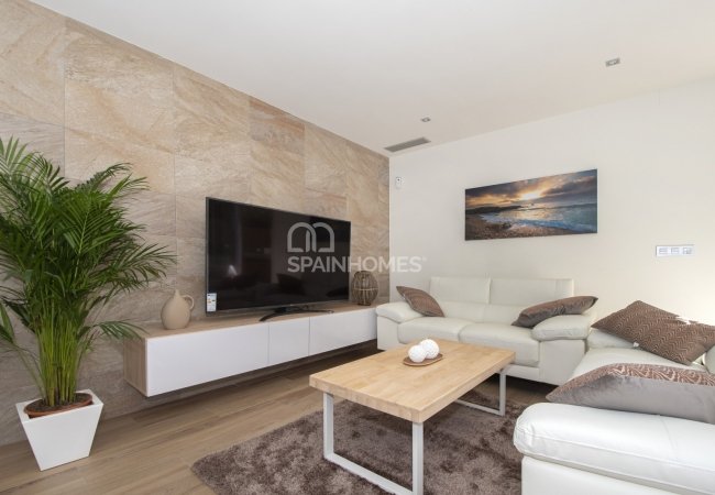 Single Storey Villa with Private Pool in Los Montesinos 20