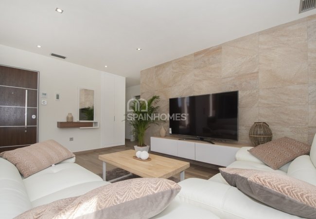 Single Storey Villa with Private Pool in Los Montesinos 22