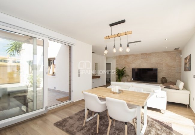 Single Storey Villa with Private Pool in Los Montesinos 25