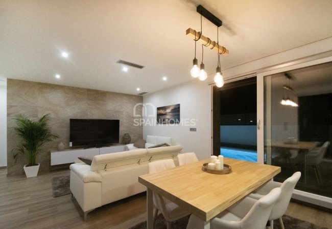 Single Storey Villa with Private Pool in Los Montesinos 16