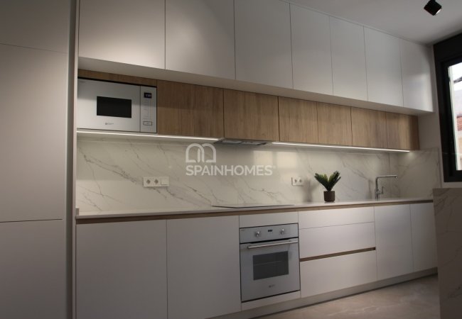 Torrevieja’da Havuzlu Proje İçinde Güney Cepheli Daireler 9