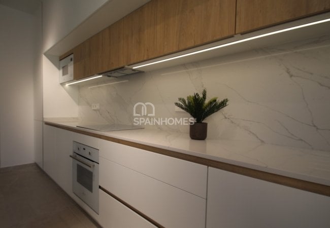 Torrevieja’da Havuzlu Proje İçinde Güney Cepheli Daireler 10