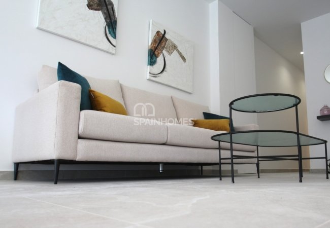 Torrevieja’da Havuzlu Proje İçinde Güney Cepheli Daireler 6