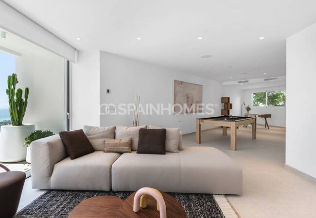 Elegant Property with Private Pool in Altea Alicante 9