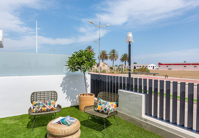 Orihuela Dolores'te Çağdaş Tasarımlı Havuzlu Villalar 21