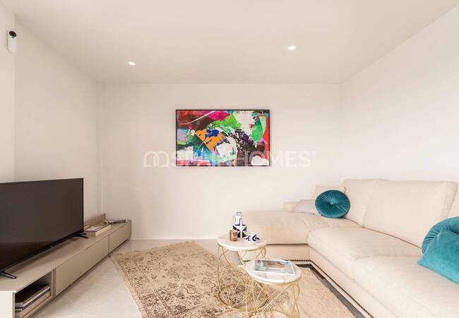 Отдельные Виллы с Просторными Интерьерами в Финестрате 35