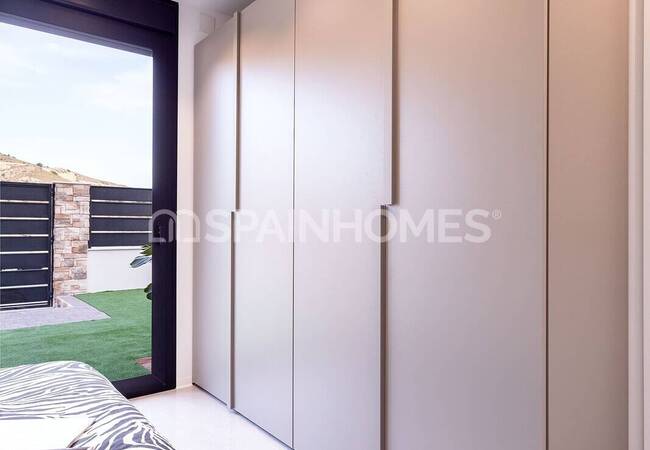 Отдельные Виллы с Просторными Интерьерами в Финестрате 56