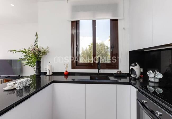 Deniz Manzaralı Özel Havuzlu ve Bahçeli Akdeniz Stili Villalar 30