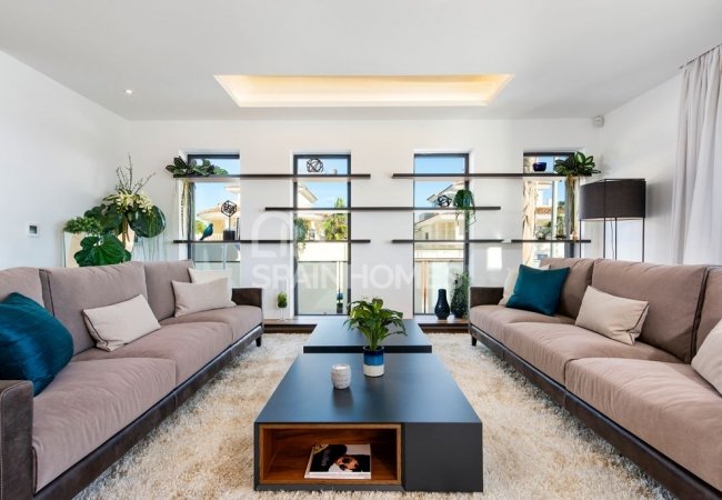 Вилла с Бассейном и Солярием на Крыше в Сьюдад-Кесада 3