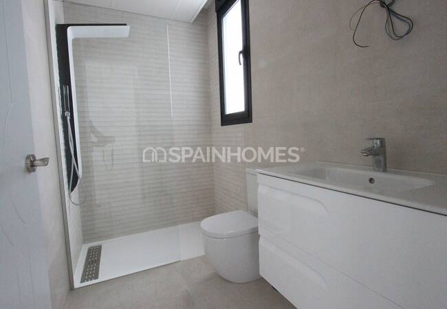 Calpe'de Modern Tasarımlı ve Merkezi Konumlu Şık Evler 35