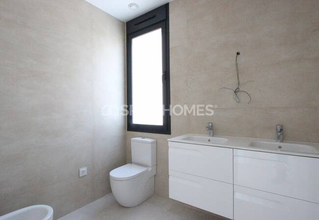 Calpe'de Modern Tasarımlı ve Merkezi Konumlu Şık Evler 40